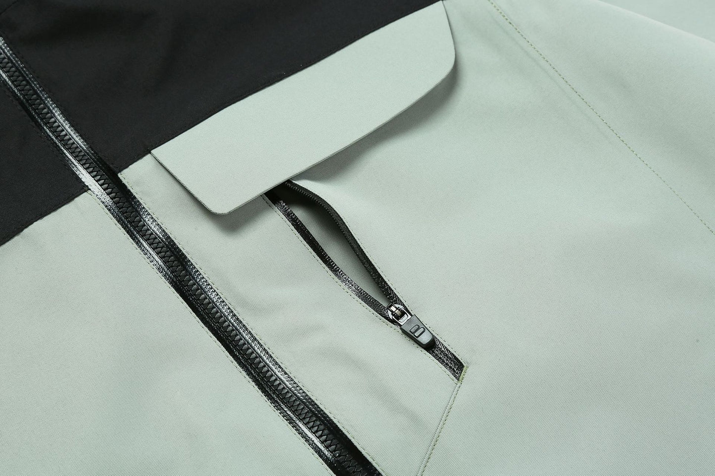 New outdoor autumn and winter men's and women's waterproof and windproof jacket