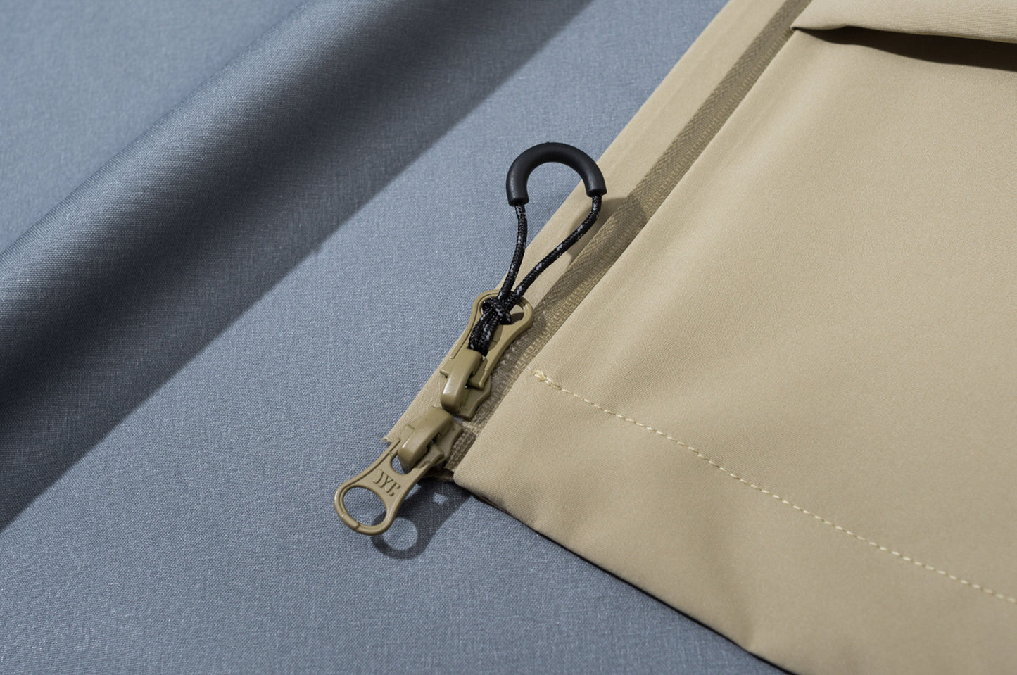 New autumn windproof and waterproof seamless laminated single-layer mountaineering suit