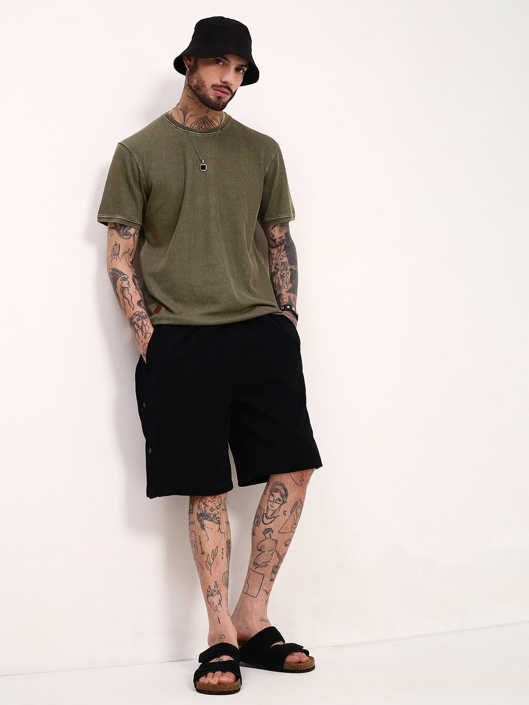 Men's Black Solid Regular Fit Shorts