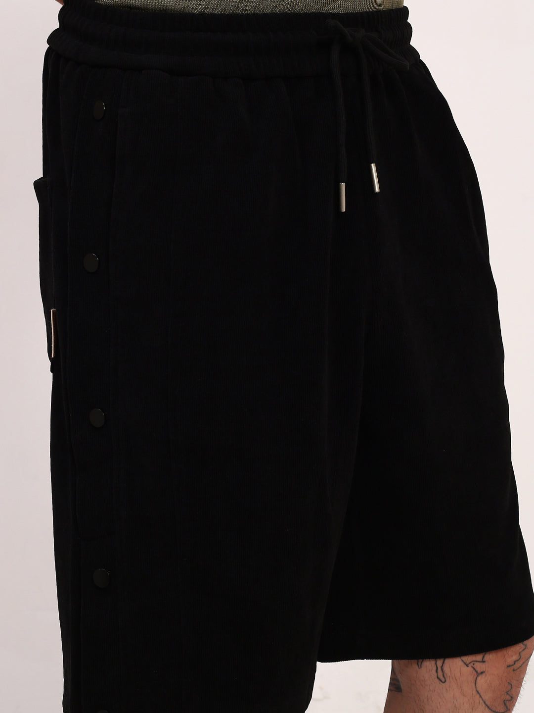 Men's Black Solid Regular Fit Shorts