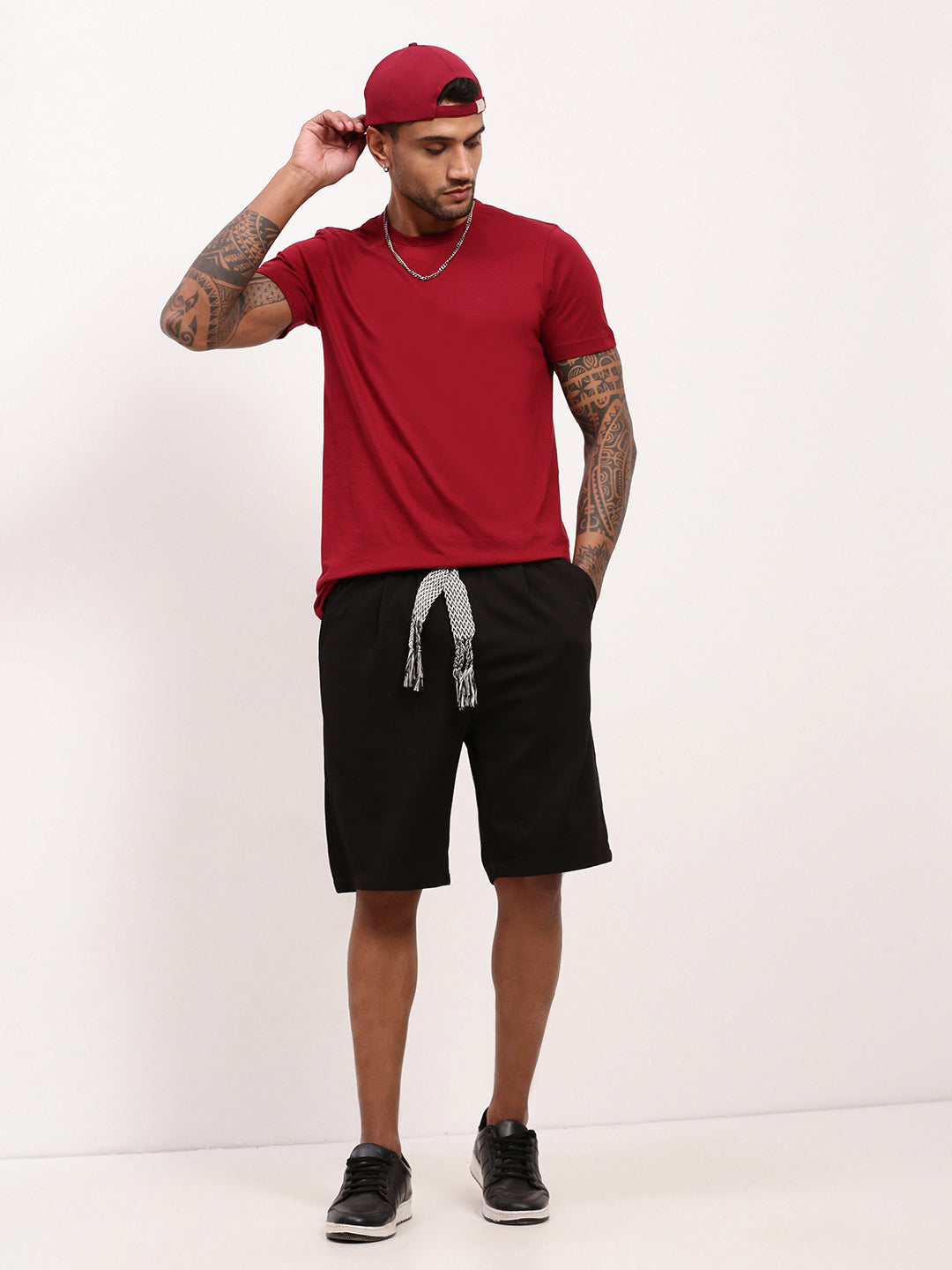 Men's Black Solid Mid-Rise Cotton Shorts