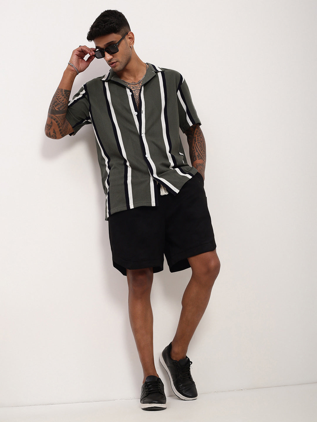 Men's Black Cotton Solid Shorts