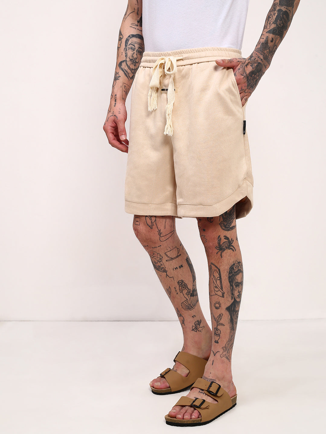 Men's Cream Solid Regular Fit Shorts